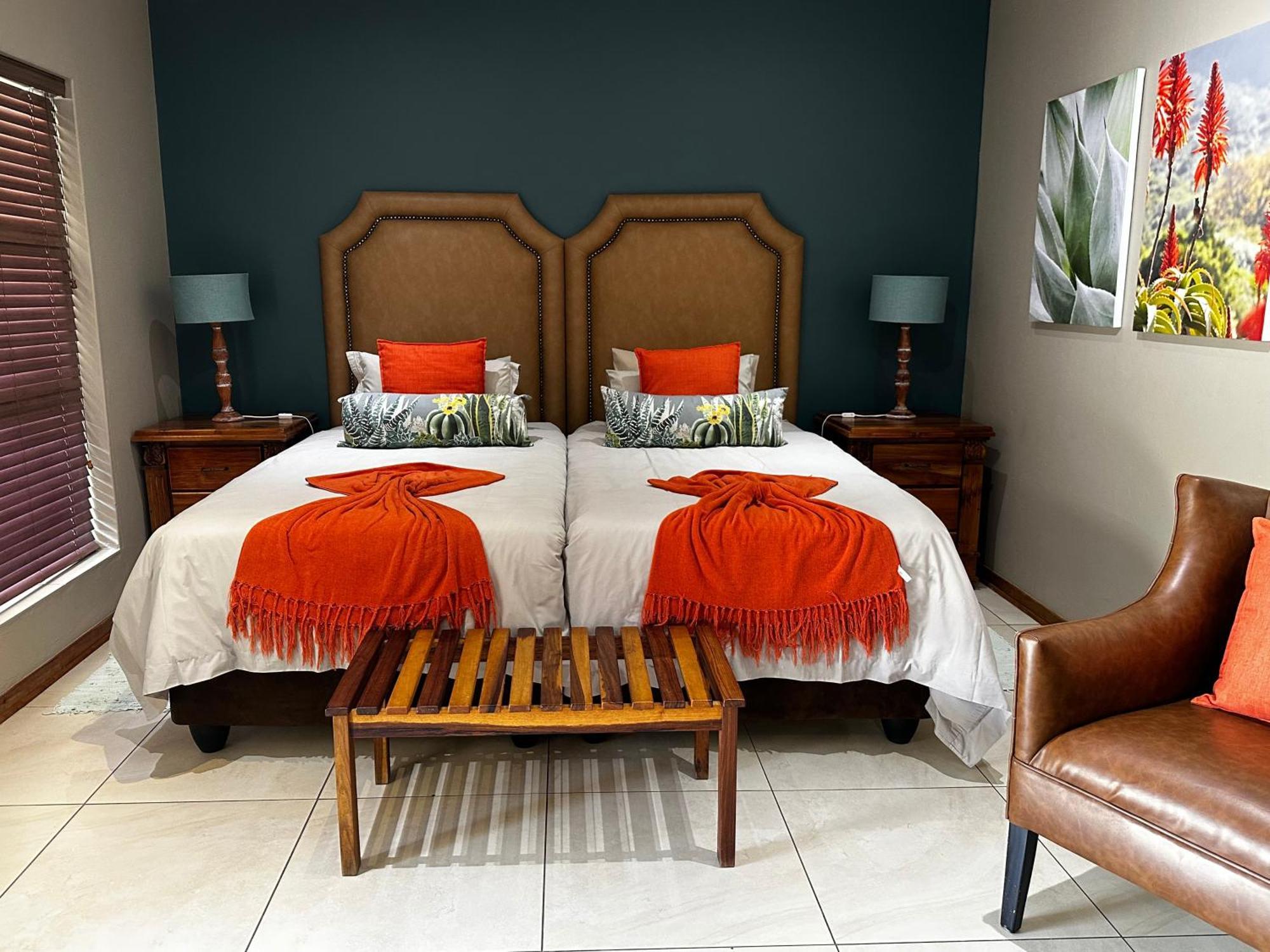 Meyers Guesthouse Jwaneng Bagian luar foto